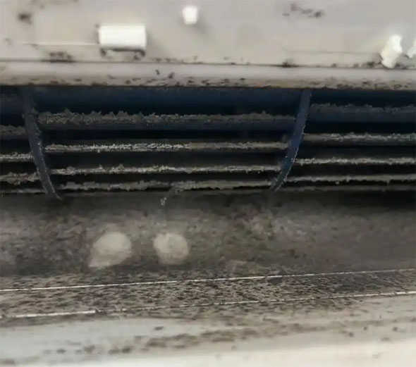 汉中市空调吹的风有股烧焦味是怎么回事